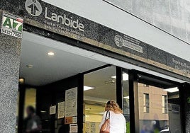 Una oficina de Lanbide ubicada en Bilbao.