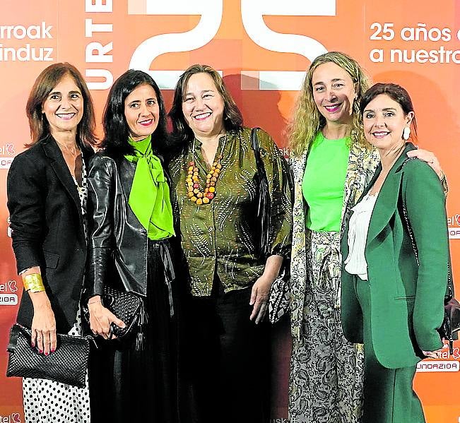 Macarena Abiega, Mónica Jiménez, Pilar Salazar, Yurdana Burgoa y Feli Lorente.