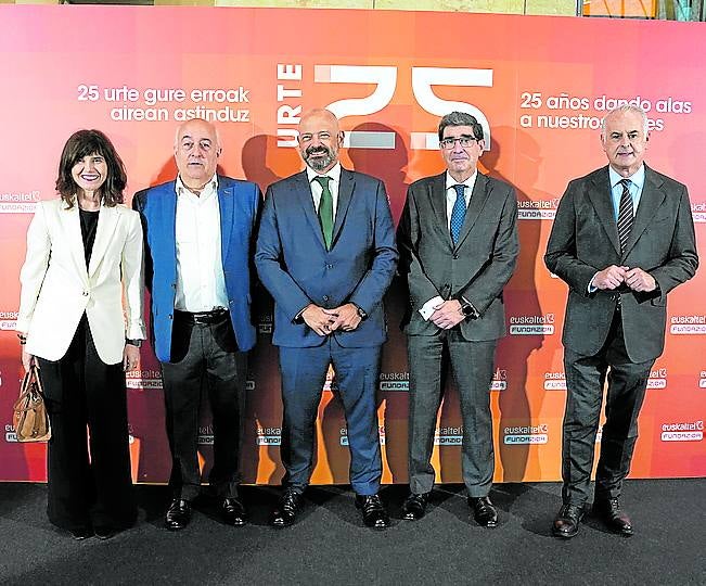 Idoia Postigo, Paco Allende, Guillermo Buces, Manu Martín-Muñío y Francisco Azpiazu.