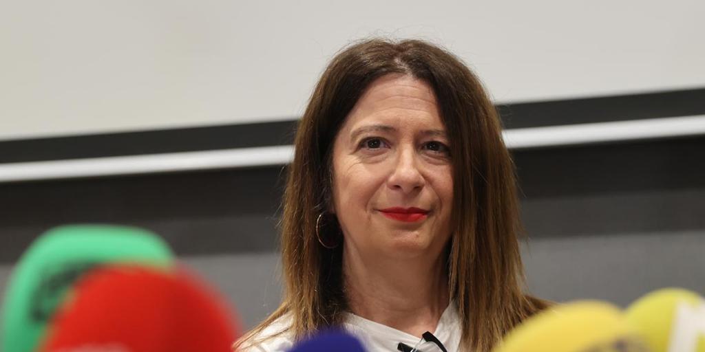 Leire Díez, durante su comparecencia ante los medios.