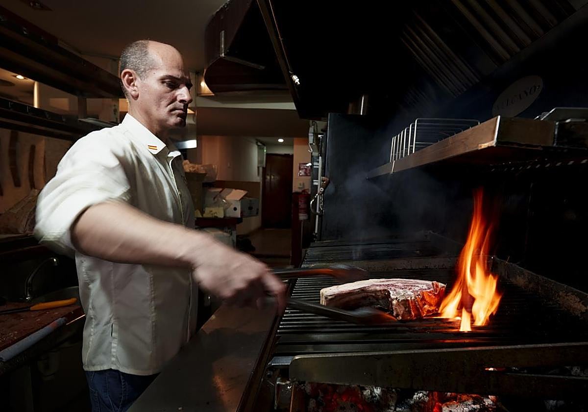 Aurelian Catalin en la parrilla.