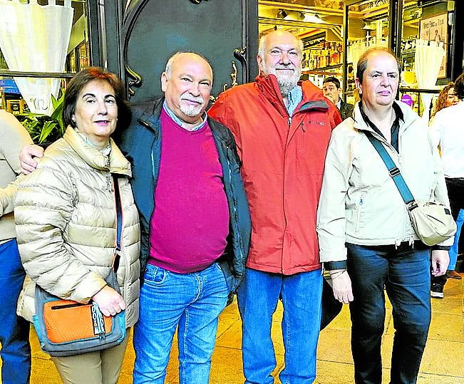 Asun Muñoz, Amancio Ortega, Luis Ángel Castresana y Ángela Azkona.