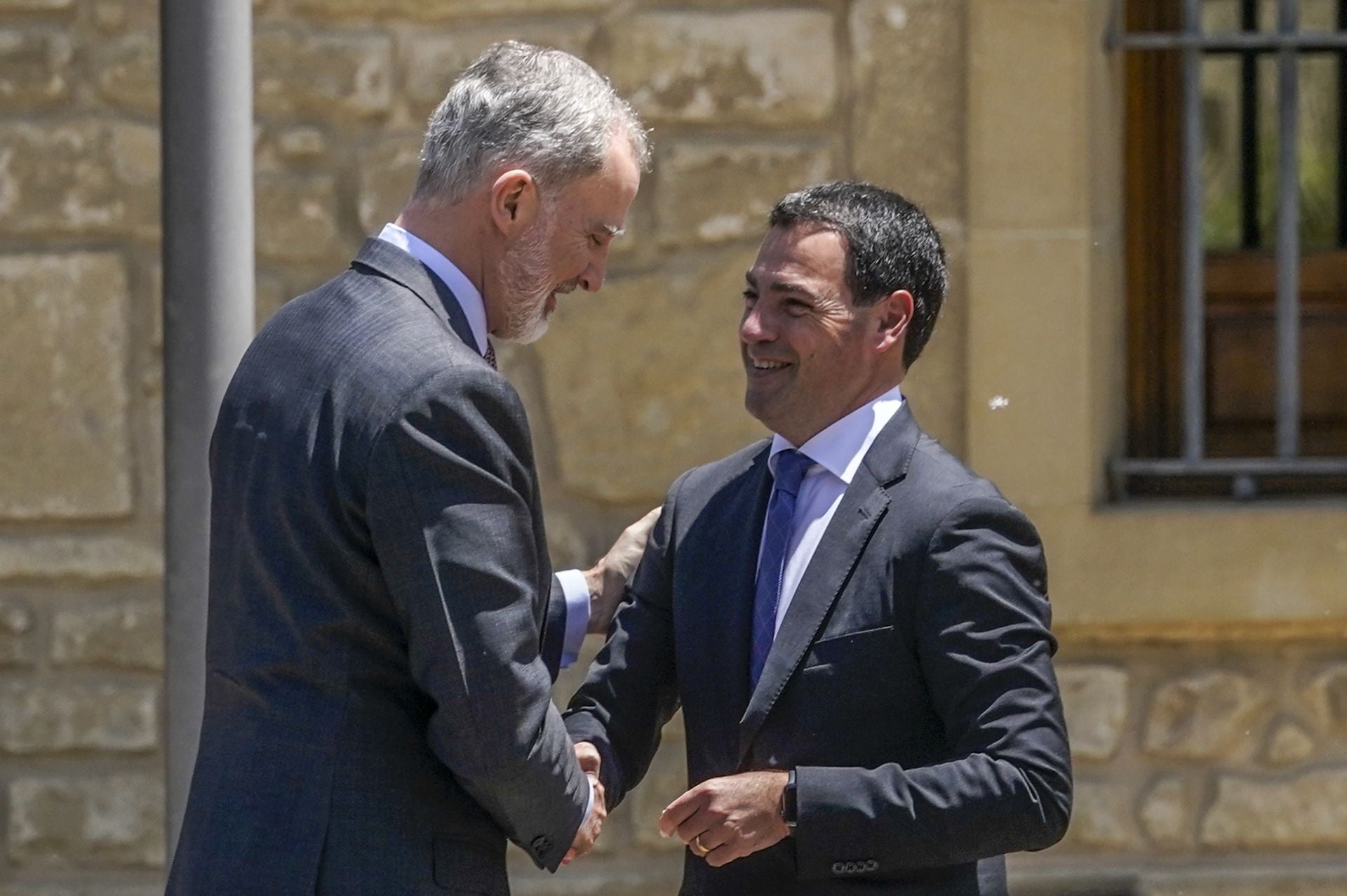 Las imágenes de la visita de Felipe VI a Elciego