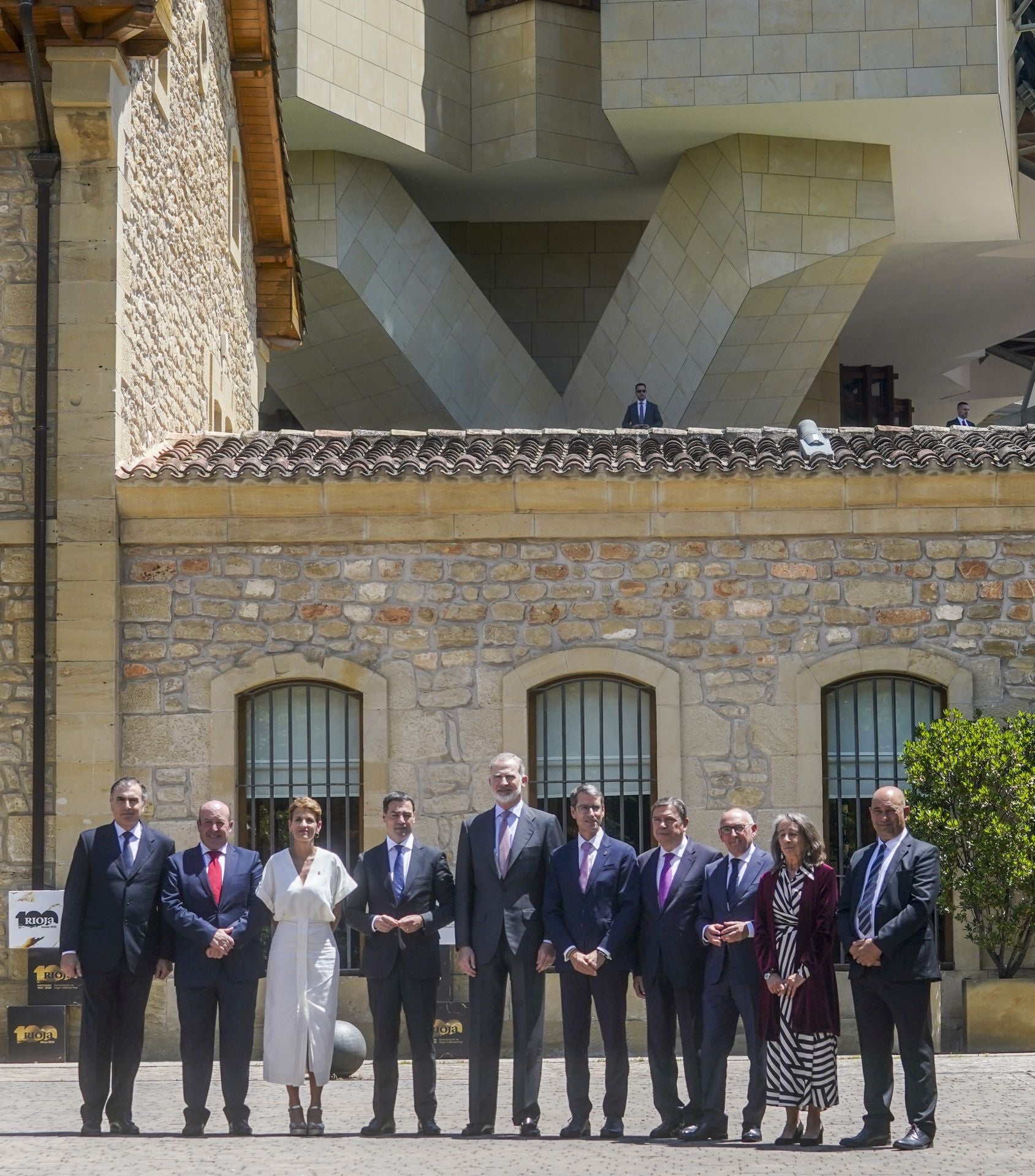 Las imágenes de la visita de Felipe VI a Elciego