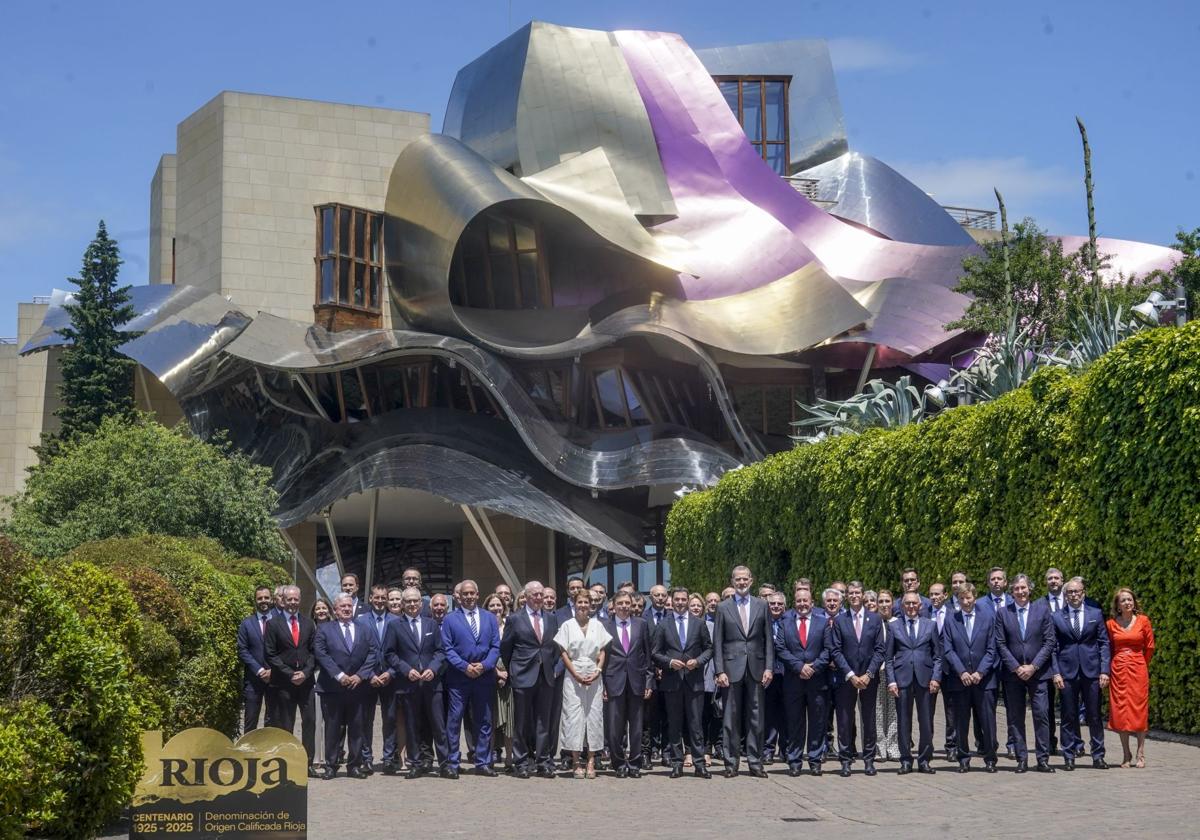 Las imágenes de la visita de Felipe VI a Elciego