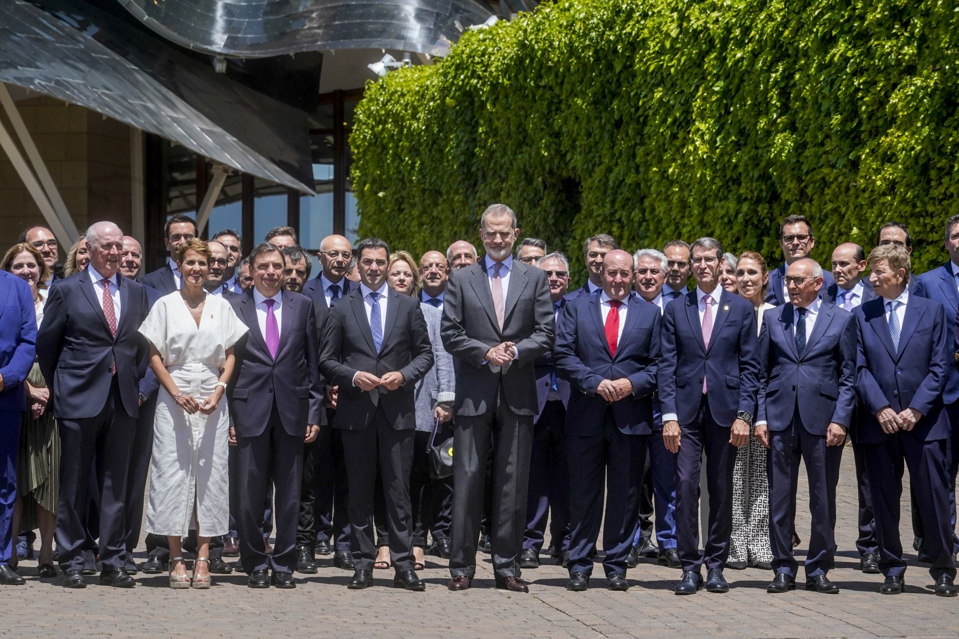 Las imágenes de la visita de Felipe VI a Elciego