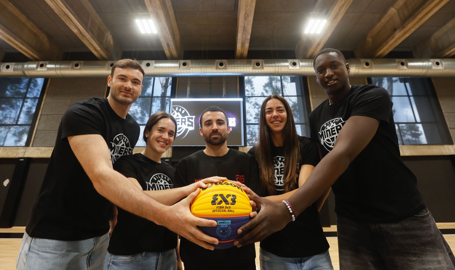 Integrantes de los equipos Bilbao Miners, que jugarán en El Arenal.