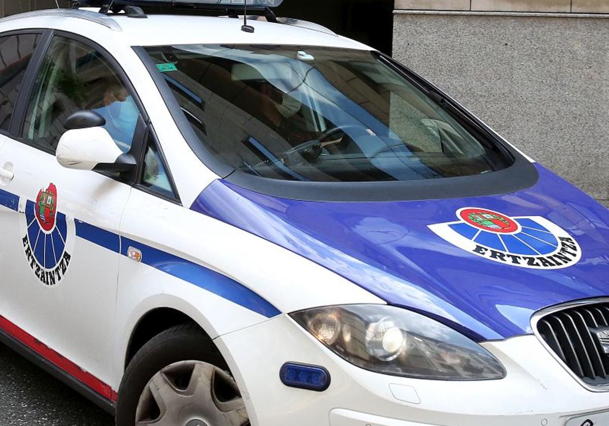 Intentan robar en un taller de Zalla, huyen, chocan con su coche, caen al río y acaban en un zarzal