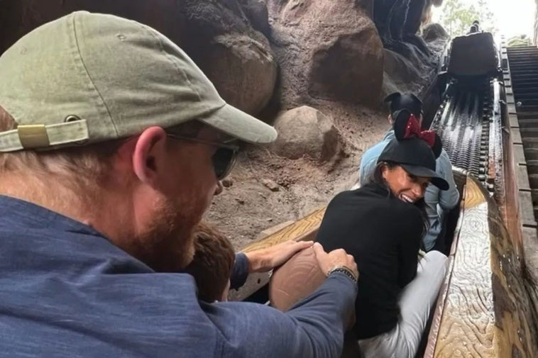 Meghan Markle y el príncipe Harry se llevan a toda la familia a Disneyland para celebrar el cumpleaños de Lilibet