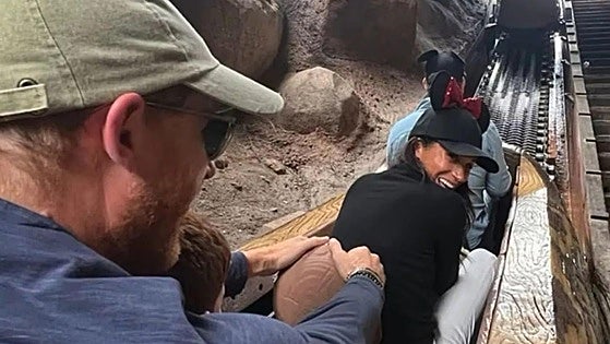Meghan Markle y el príncipe Harry se llevan a toda la familia a Disneyland para celebrar el cumpleaños de Lilibet