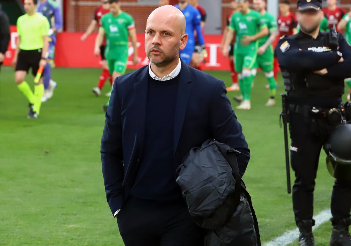 José Alberto asume que el cruce entre el Racing y el Mirandés se decidirá en Anduva