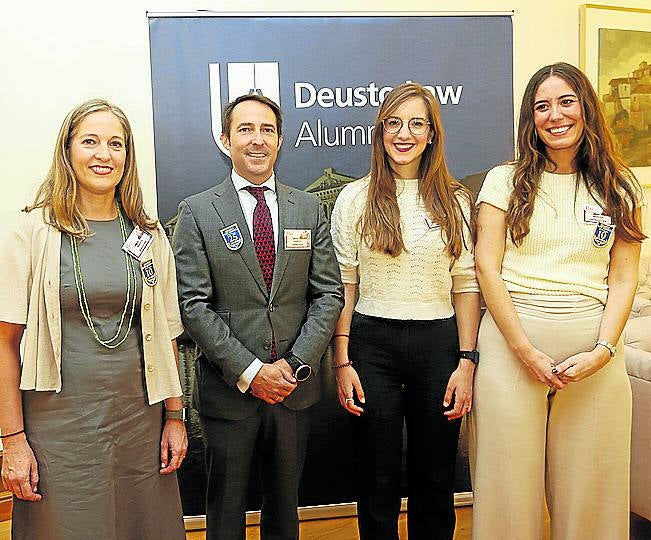 María Nagore, Urko Urrutia, Estíbaliz Díaz y Rocío González. 