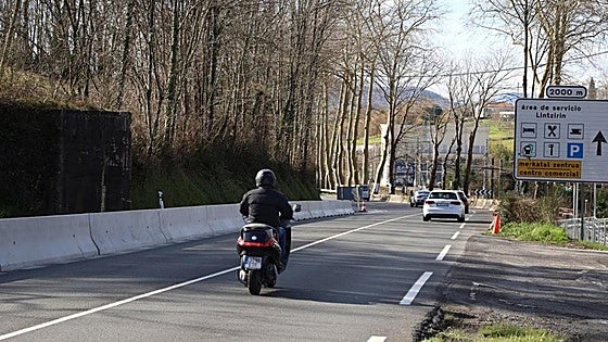 Muere un motorista de 54 años en un accidente en la GI-636 en Lezo