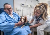 Osakidetza permitirá que los perros acompañen a sus dueños hospitalizados
