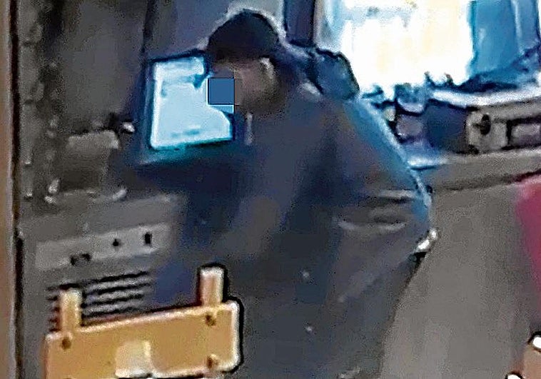 Las cámaras del establecimiento hostelero captaron al ladrón.