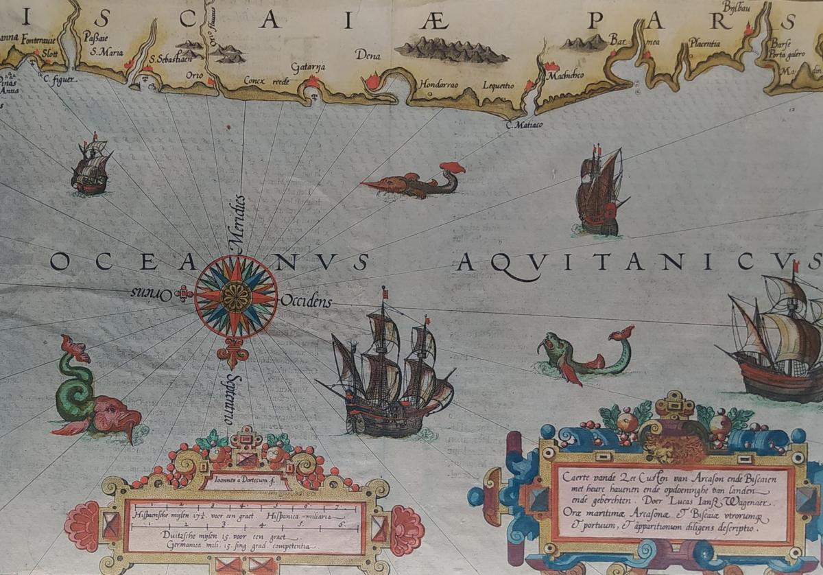 La costa vizcaína en un atlas del XVI, con el Sur situado hacia arriba. en uno de los documentos expuestos.