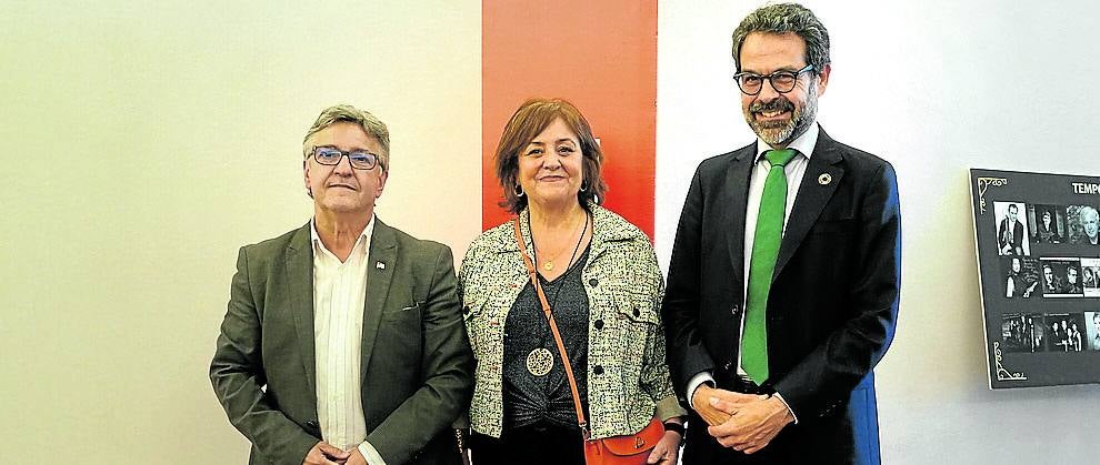 Jon Bilbao, Carmen Manrique y Carlos García Buendía.