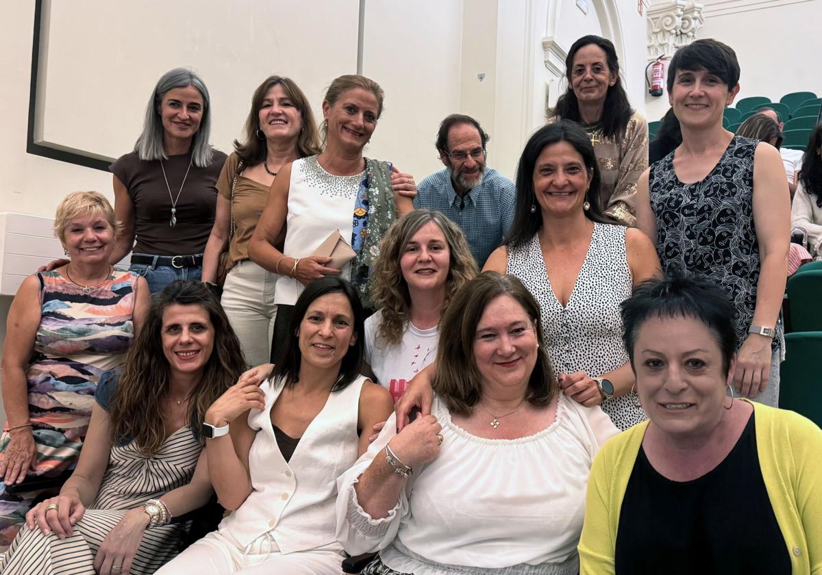 Loli Urretxu, Marian Ruiz de Azúa, Sonia Gil, Sonia López de Turizo, Antonio Sanz, Ana Pinedo, Julene Orruño, Josune Pérez de Arenaza, Mariola Olalde, Ana Prada, Teresa Santamaría, Maitane Ortiz y Aitziber Ubis.