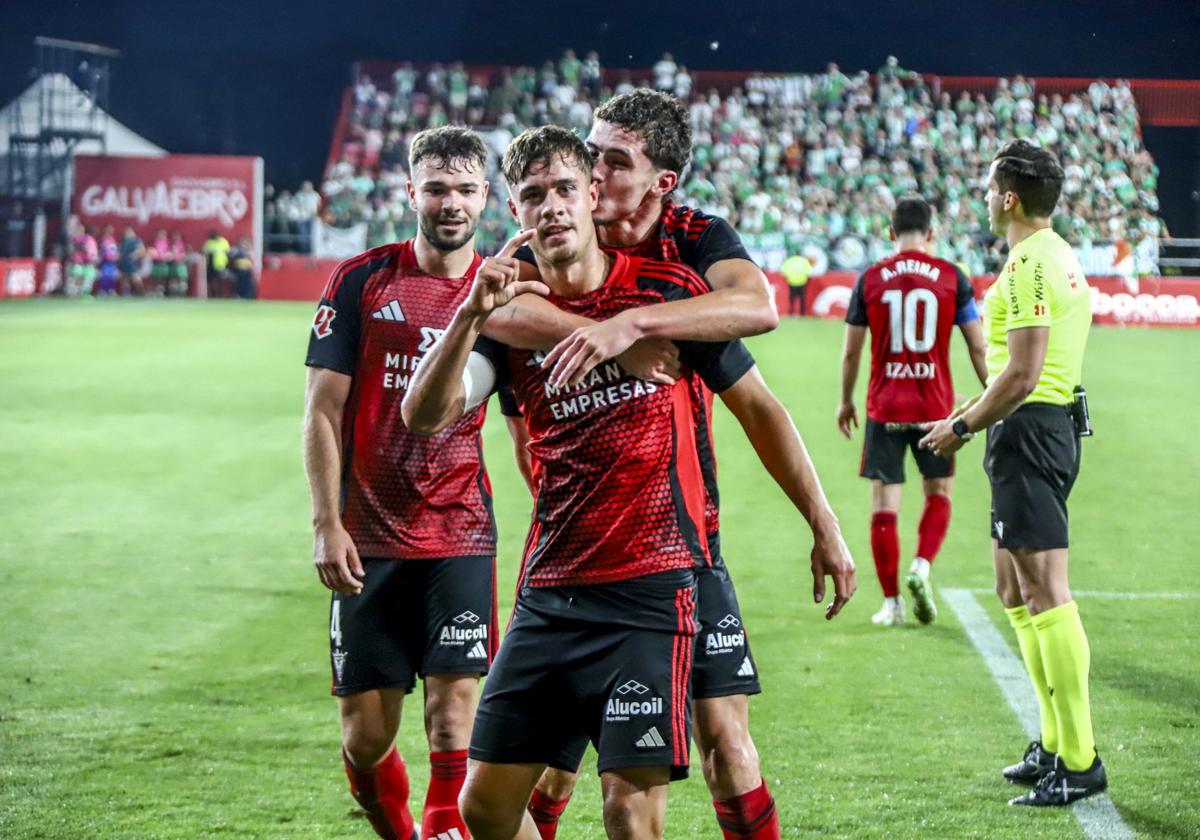 Rincón celebra el tercer gol.
