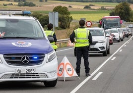 Control de la Ertzaintza en una carretera de Álava.