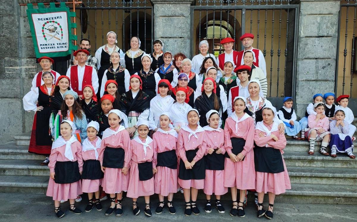 El grupo surgió desde la parroquia del Buen Pastor en el barrio de Pozokoetxe.