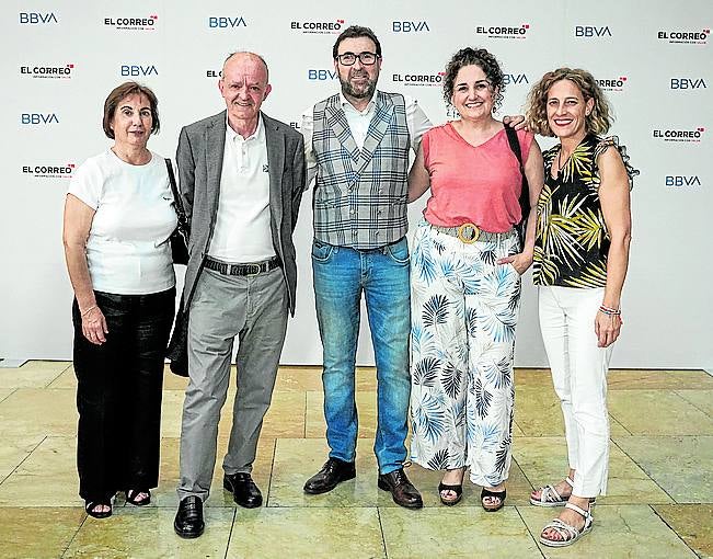 Asun Muñoz, José Mari Amantes, Gorka Romaña, Lorena Velasco y Begoña Goikoetxea.