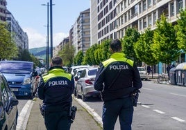 Agentes de la Policía Local, en Vitoria.