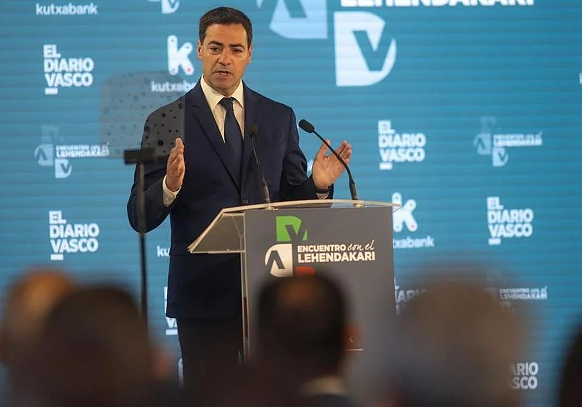 Imanol Pradales, durante su discurso.