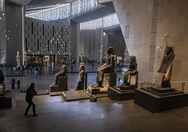Fachada del Gran Museo Egipcio de Giza.