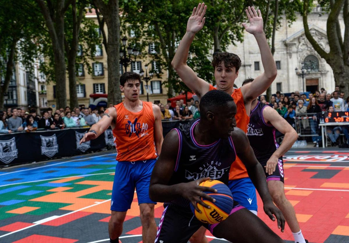 El basket 3x3 destaca por su gran intensidad.