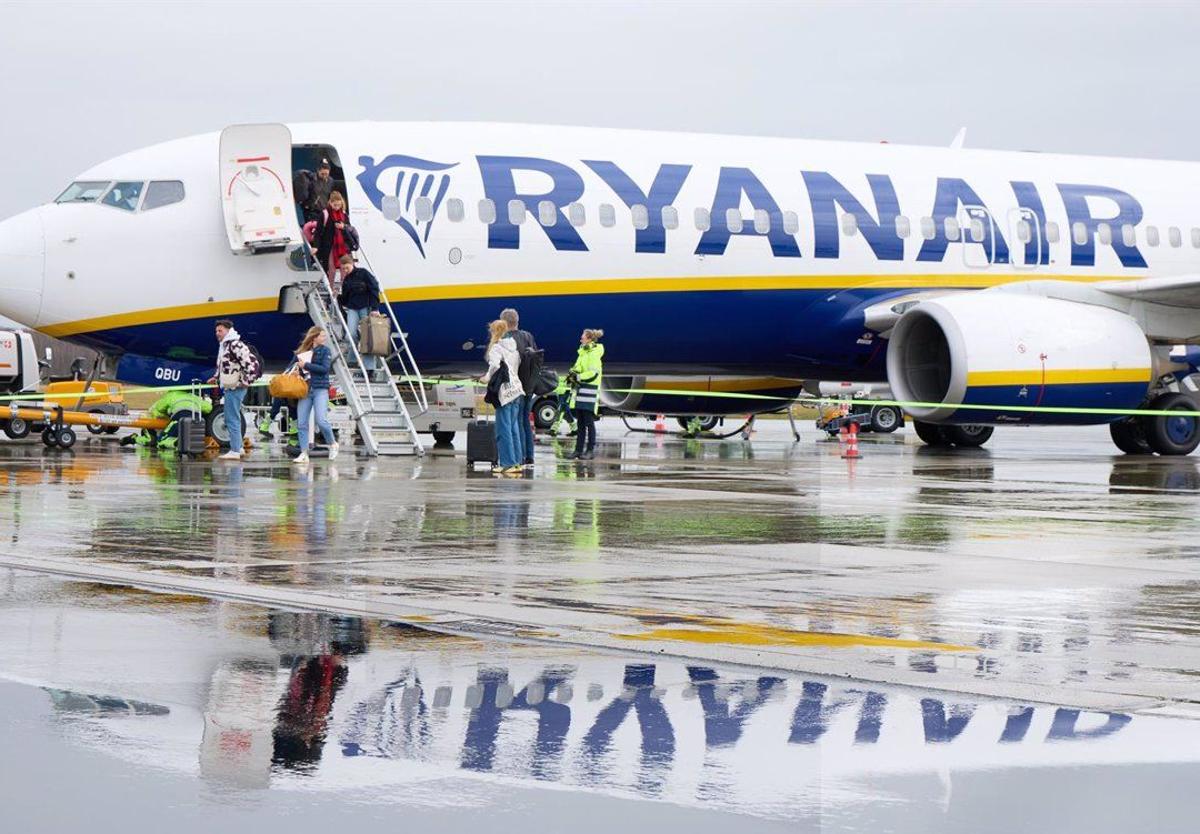 La aerolínea aplicará la sanción a los pasajeros que tengan que ser expulsados del avión por sus comportamientos incívicos