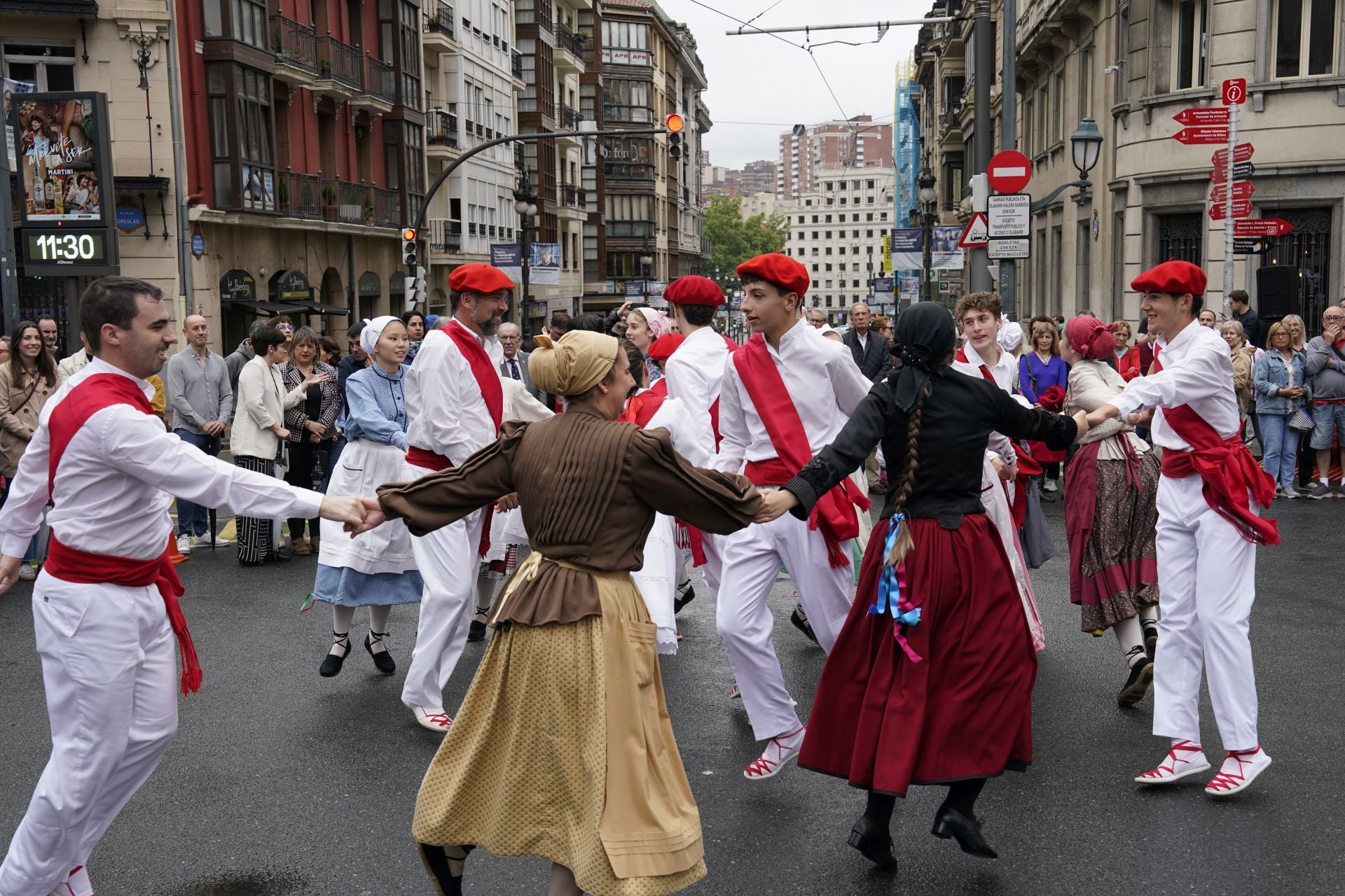 El acto oficial por el 725 aniversario de Bilbao, en imágenes