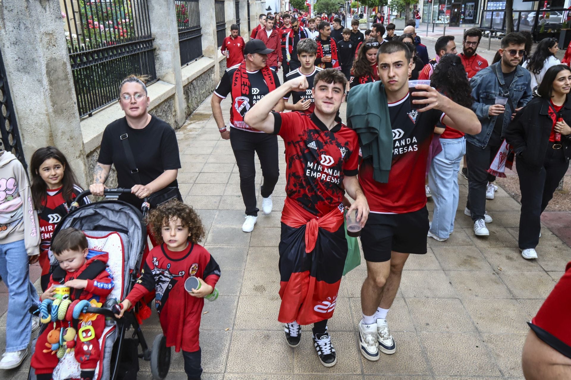 Las imágenes del recibimiento al Mirandés