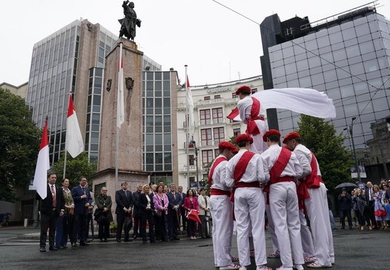 Un momento del acto oficial por el 725 aniversario de la ciudad.