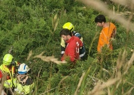Los servicios de emergencias, en el lugar del accidente.
