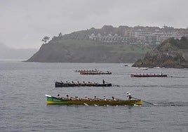 Las cinco regatas participantes en el Campeonato de España de Remo de Veteranos Mixto.