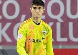 Iker Galindo en un partido en Gobela.