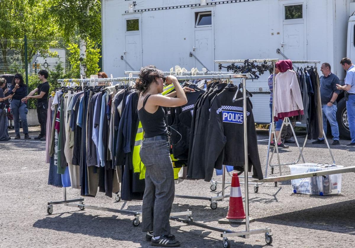 La grabación de una serie británica en Vitoria en la zona del camping de Ibaia.