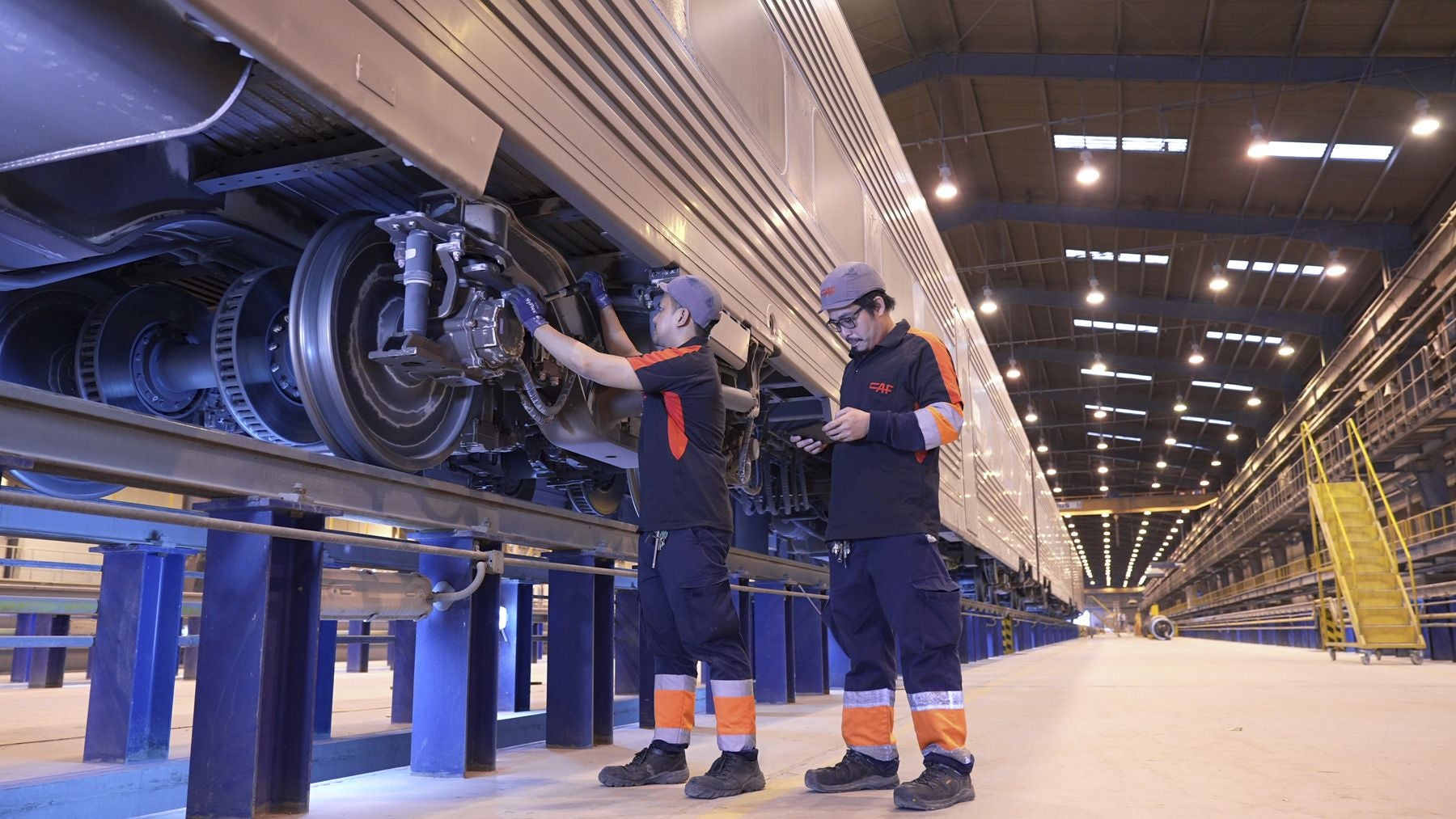 Actividad de mantenimiento de trenes de CAF