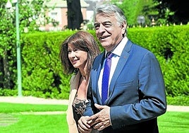 El presidente del PP vasco, Javier de Andrés, y la portavoz parlamentaria, Laura Garrido.