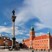 Castillo Real y Columna de Segismundo en el barrio viejo de Varsovia.