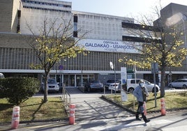 Entrada del hospital de Galdakao.