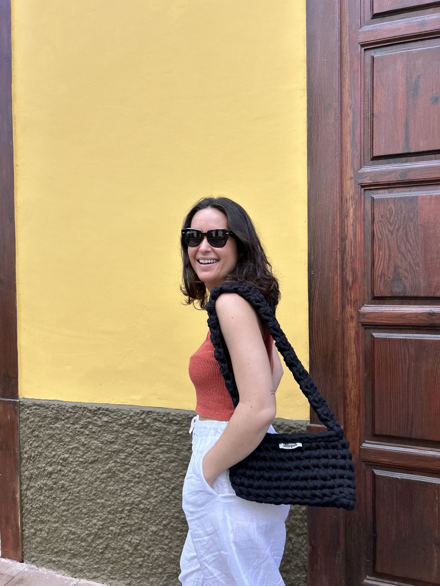 De Villarcayo a Granada: los bolsos coloridos de dos hermanas bilbaínas que triunfan en Instagram