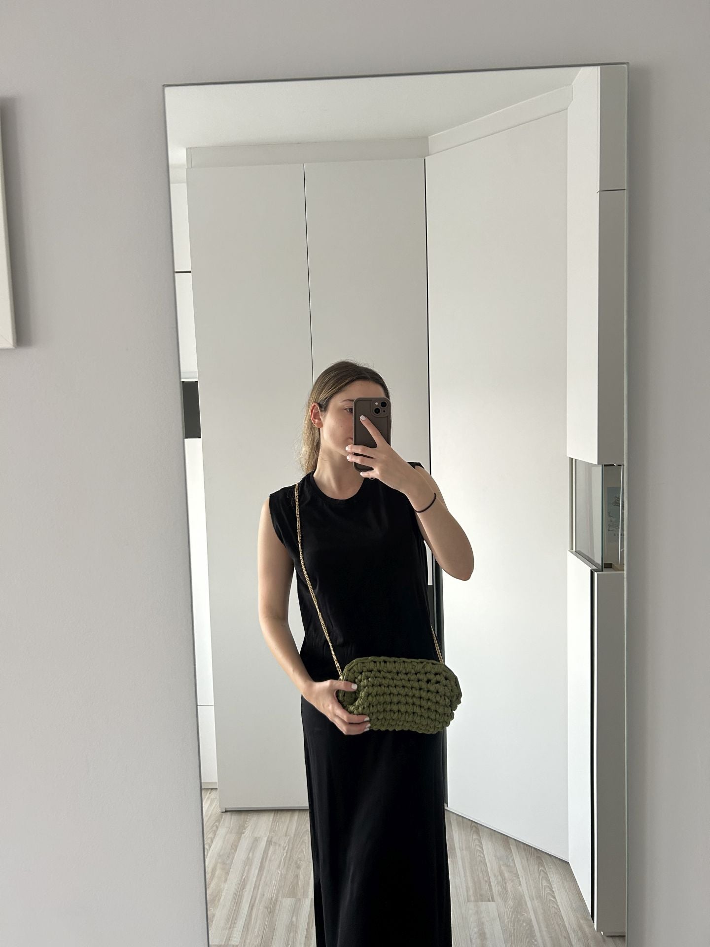De Villarcayo a Granada: los bolsos coloridos de dos hermanas bilbaínas que triunfan en Instagram