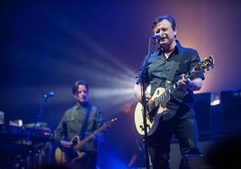 James Dean Bradfield al frente de los Manic Street Preachers en el S.O.S. Festival de 2016.