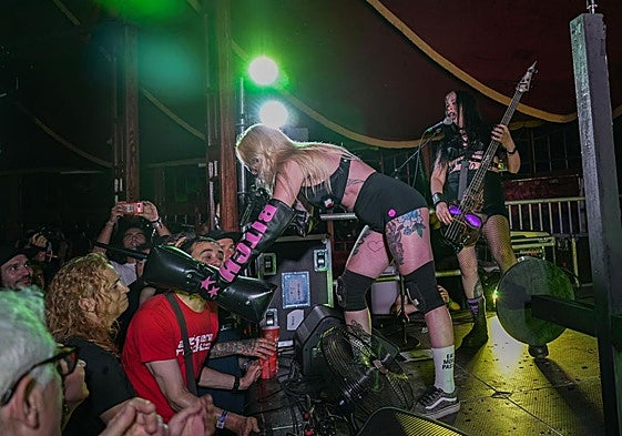 La actuación de la banda italiana desató la locura de las primeras filas en Trashville.