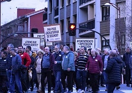 La plataforma organizó diversas manifestaciones para solicitar la puesta en marcha del proyecto de la Variante a la Diputación.