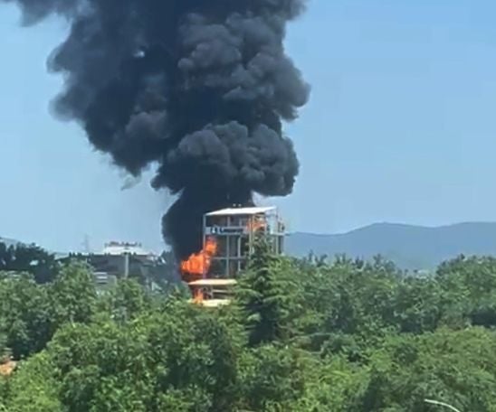 El gran incendio de LEA se ve desde todo Vitoria