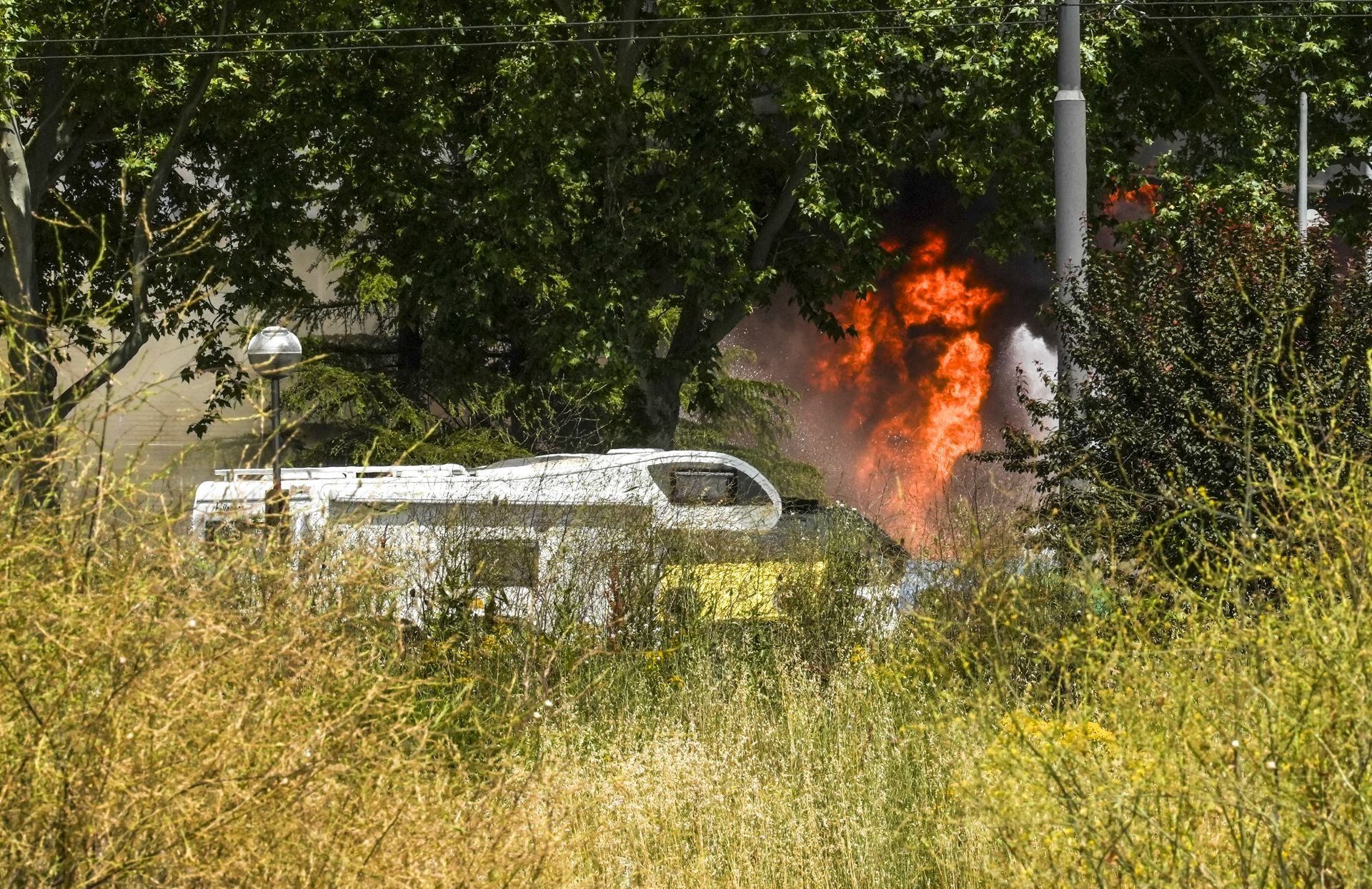El gran incendio de LEA se ve desde todo Vitoria