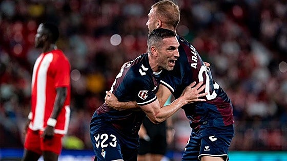 El Eibar centra sus esfuerzos en apuntalar la zaga y la línea ofensiva